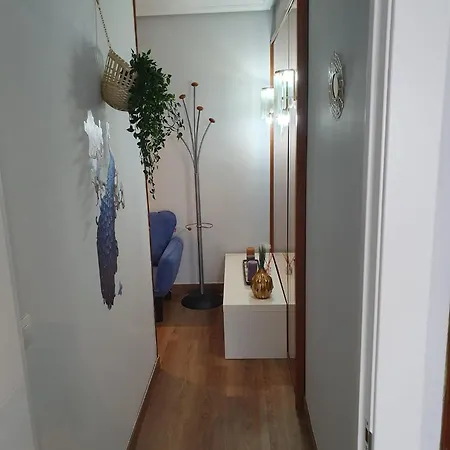 Vistas Monte Naranco Con Parking 5euros Al Dia דירה *