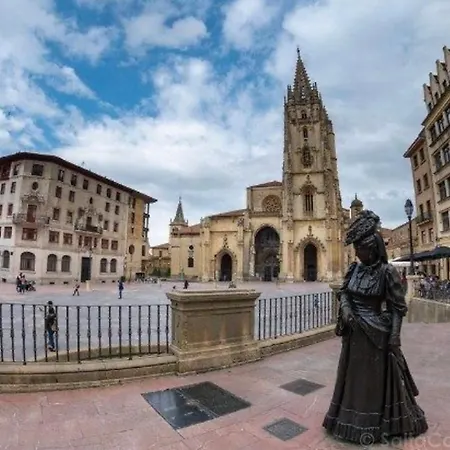 Vistas Monte Naranco Con Parking 5euros Al Dia オビエド